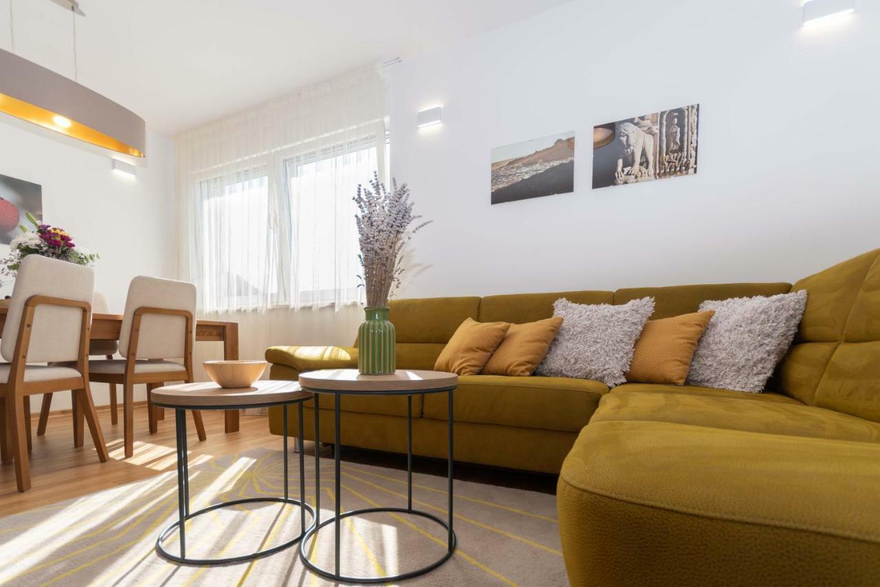 Apartment House Ivan John โปดสตรานา ภายนอก รูปภาพ