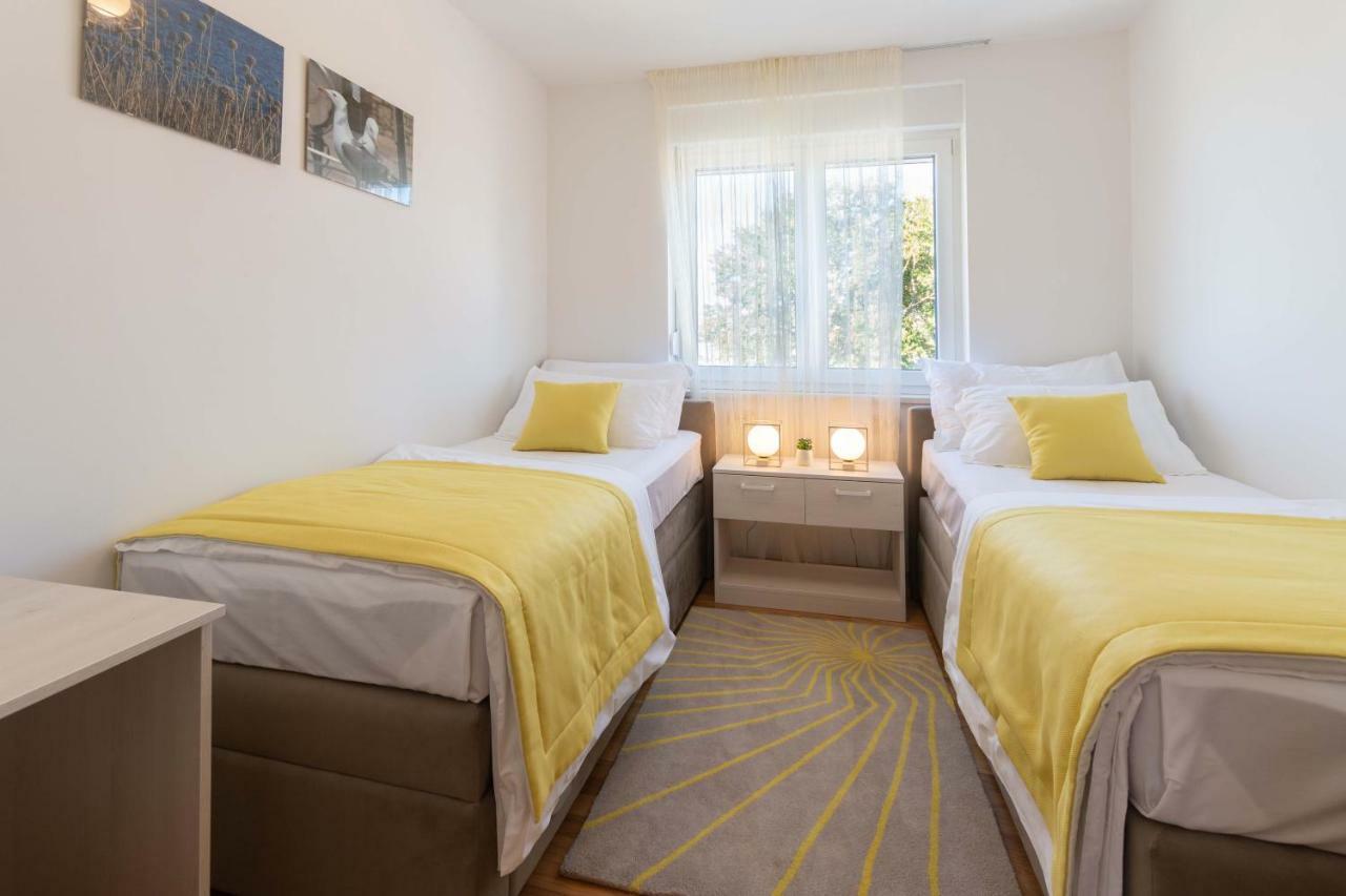 Apartment House Ivan John โปดสตรานา ภายนอก รูปภาพ